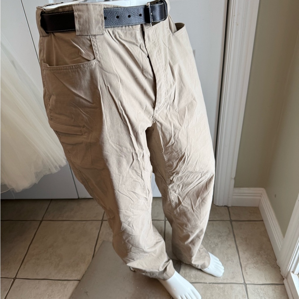 Duluth Trading Co Men's Khaki Chinos